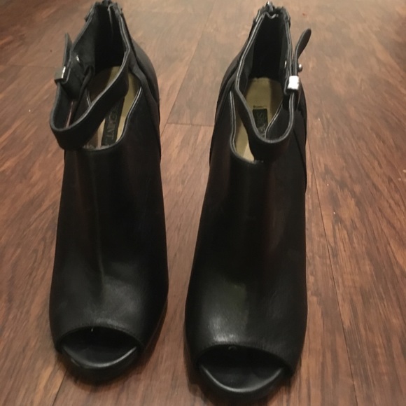 Sexy black booty with ankle strap - Picture 2 of 7